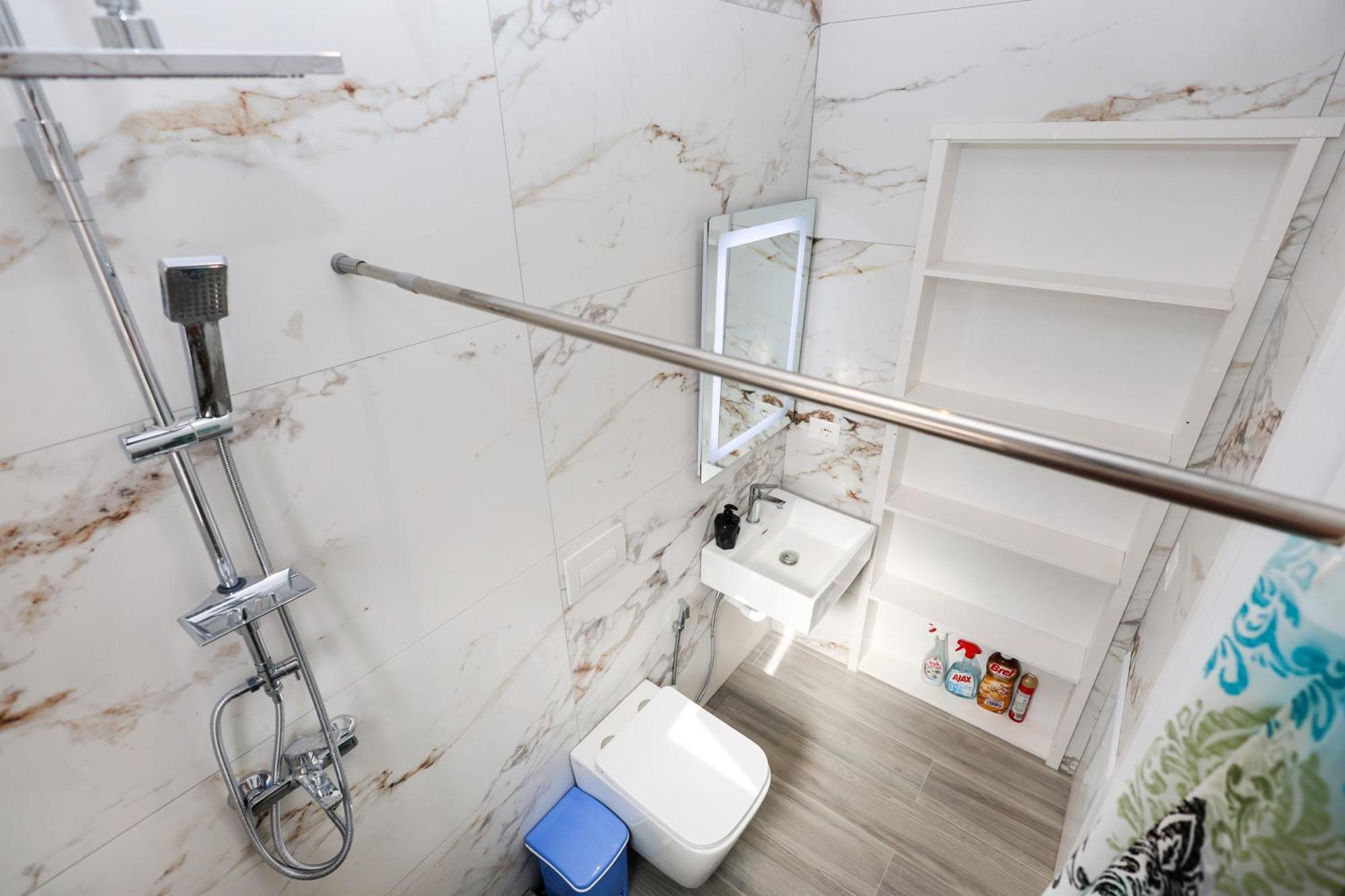 Guesthouse Noke 베라트 외부 사진