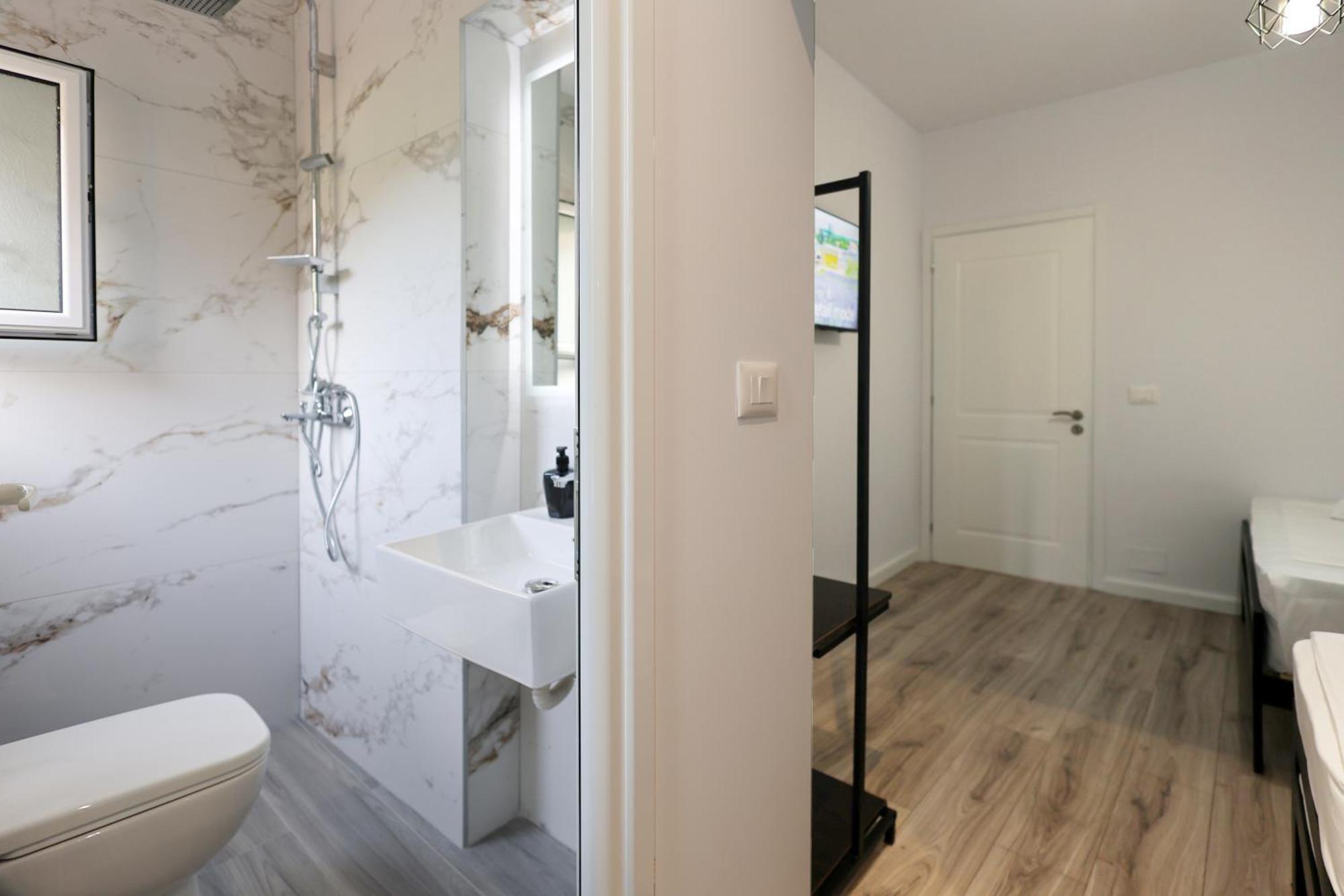 Guesthouse Noke 베라트 외부 사진